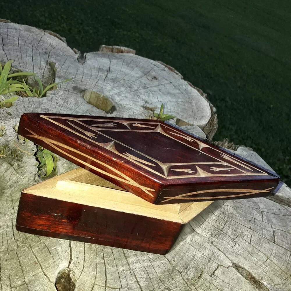 Vintage Carved Wood Box Trinket Box Collectible Wooden Boxes Diamond Shaped Gift - Picture 6 of 15